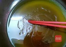 Illustration of making five-nut mooncakes 2