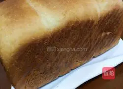Illustration of how to make honey bean toast 7