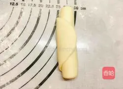 Illustration of how to make fresh meat mooncakes 10