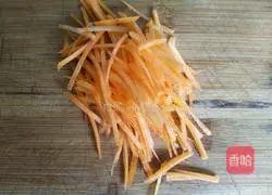 Illustration of how to make meat floss and seaweed rolls 2