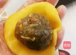 Illustration of making cashew nut mooncakes 9