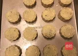 Cantonese five-nut mooncake recipe 4