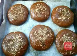 Illustration of how to make rose mixed sugar mooncakes 11