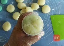 Illustration of how to make fruity snowskin mooncakes 18