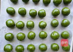 Illustration of making matcha mooncakes 10