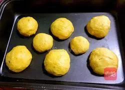 Pumpkin Raisin Bread Recipe Illustration 10