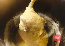 Illustration of how to make matcha milk toast 4