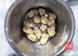 Illustration of how to make peanut milk biscuits 10