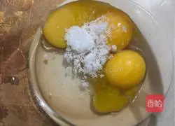 Illustration of how to make chives and meat floss rolls 6