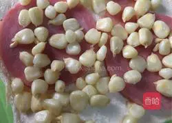 Illustration of how to make toast ham and egg rolls 4