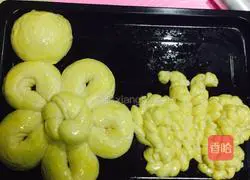 Illustration of how to make butter buns 13