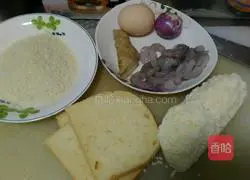 Illustration of how to make shrimp and cheese toast rolls 1