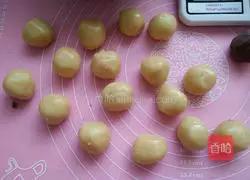 Illustration of how to make Cantonese mooncake skin 9