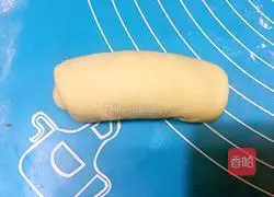 Illustration of how to make meat floss bread 12