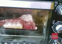 Illustration of how to make toasted marshmallows with banana toast 5