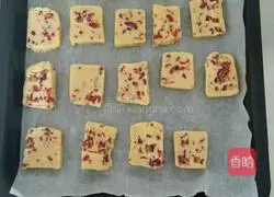 Illustration of how to make cranberry cookies 7
