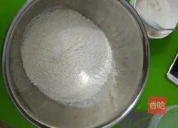 Illustration of how to make raisin milk toast 2