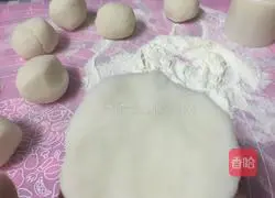 Illustration of how to make colorful snowskin mooncakes 9