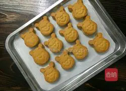 Illustrations of how to make cartoon mooncakes for children 12
