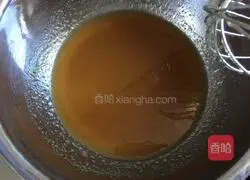 Illustration of how to make egg yolk and bean paste mooncakes 2