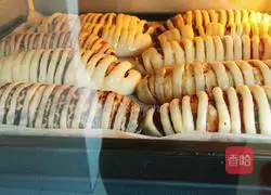 Caterpillar Bread Recipe Illustration 18