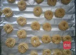 Illustration of how to make coconut cookies 2