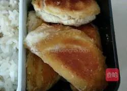 Illustration of how to make durian toast 6