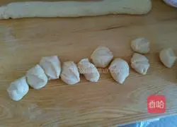 Illustration of how to make bald buns 5