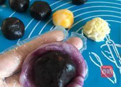 Cantonese-style mooncake recipe illustration 12