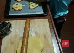Illustration of how to make rainbow chocolate cookies 4