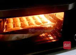 Illustration of how to make finger biscuits 6