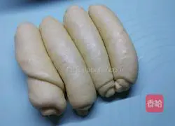 Crown Toast Recipe Illustration 8