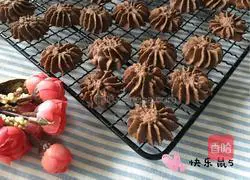 Chocolate Cookie Recipe Illustration 15