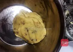 Illustration of how to make cranberry biscuits that both adults and children love to eat 6