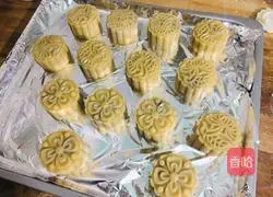Illustration of how to make Cantonese bean paste mooncakes 8