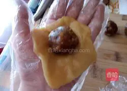 Illustration of how to make Cantonese-style mooncakes 10