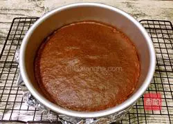 Chocolate Cake Recipe Illustration 9