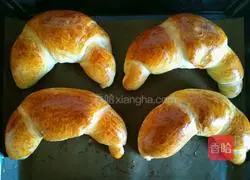 Cheese Croissant Recipe 11