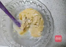 Illustration of how to make five-nut mooncakes 3