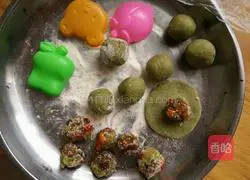 Illustration of how to make children's mooncakes (preserved fruit filling) 6