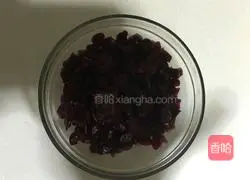Illustration of how to make cranberry sandwich cookies 2