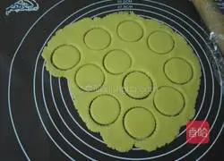 Illustration of how to make buttery and milky biscuits 12