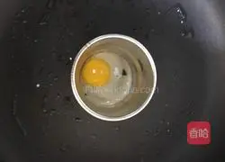 Illustration of how to make mini toast burgers 5