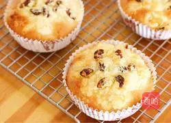Illustration of how to make Raisin and Coconut Soaked Bread 16