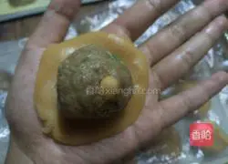 #月cake#White sesame Cantonese mooncake recipe illustration 5