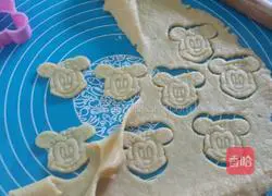 Illustration of making butter cookies 8