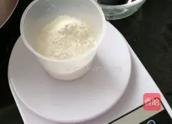 Red cake sesame bread Illustration of how to do it 1