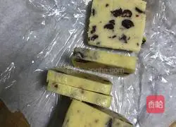 Cranberry Illustration of how to make cookies 9