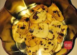 Illustration of how to make longan dry biscuits 8