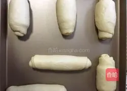 Illustration of how to make onion spicy bread rolls 9